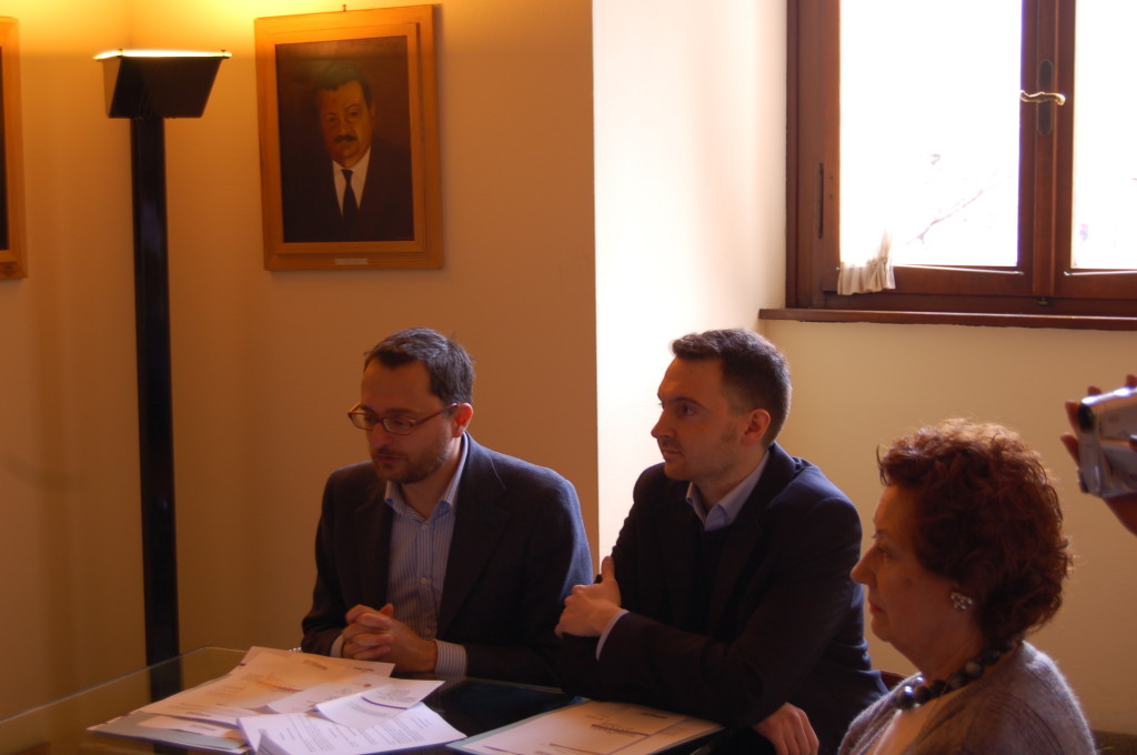 Conferenza stampa TerniPoesia

Simone Guerra, Assessore alla Cultura e alla politiche giovanili del Comune di Terni, Diego Vitali, Vice-presidente Gutenberg e Rosanna Gentili Carini, membro del Consiglio direttivo.